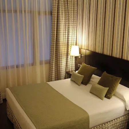 Conde Duque מלון 3*