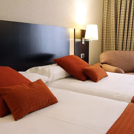 Conde Duque מלון 3*