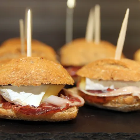 Отель Conde Duque