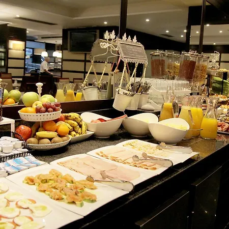 Отель Conde Duque 3*