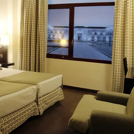 Hotel Conde Duque 3*